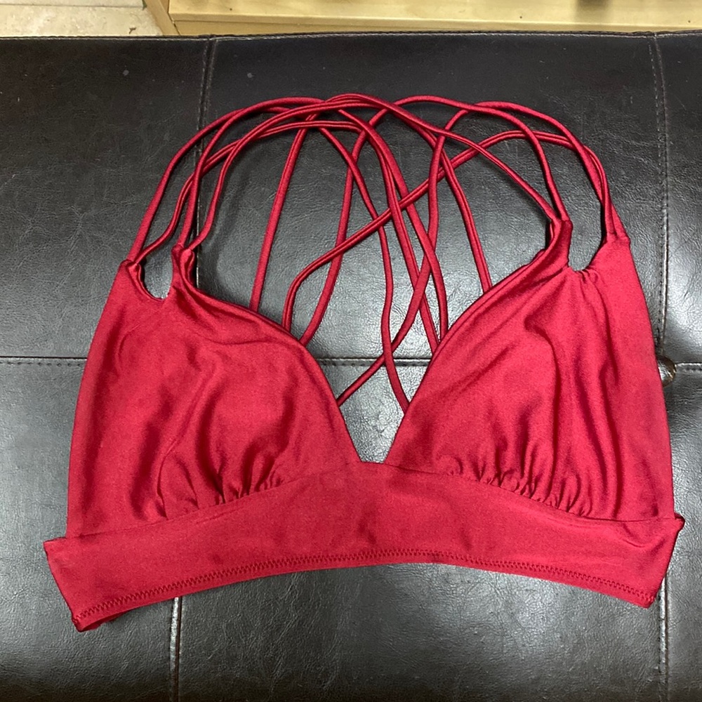 ⭐️CupShe strapping bikini top! Worn once. 🥰